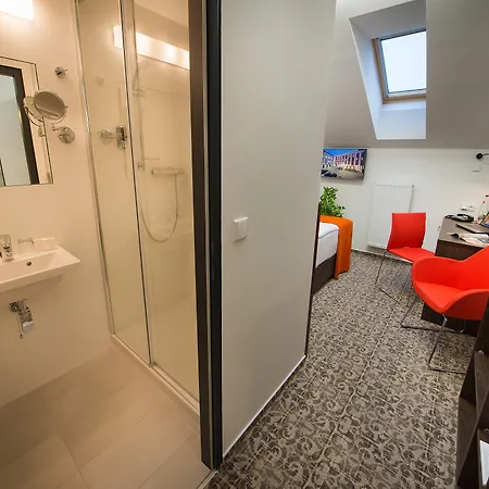 Hotel Ea Business 4*