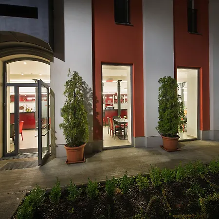 Hotel Ea Business
