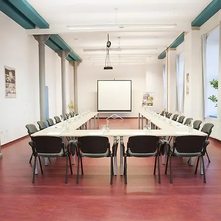 Ea Business Hotel