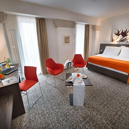 Ea Business Hotel 4*