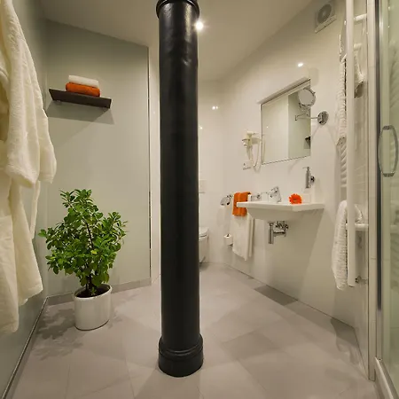 Ea Business Hotel