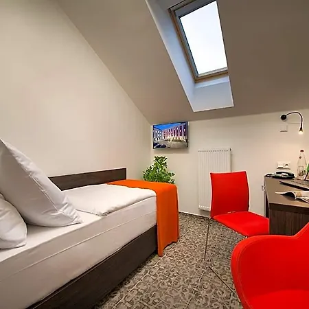 Ea Business Hotel