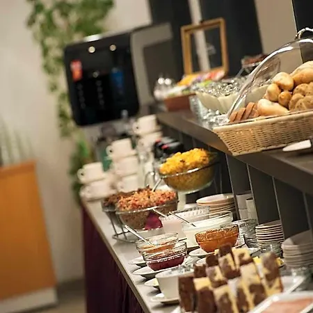 Hotel Ea Business 4*