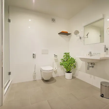 Ea Business Hotel 4*