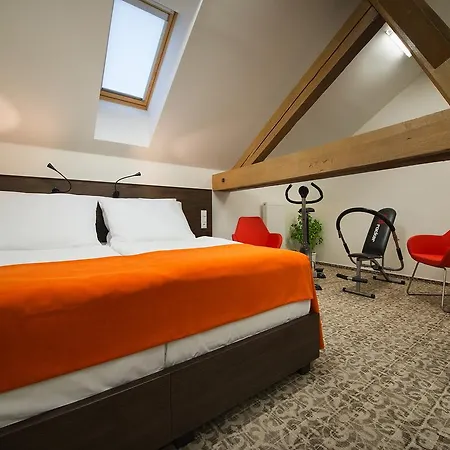 Ea Business Hotel 4*