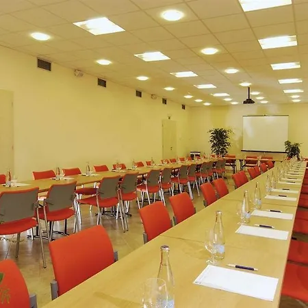 Ea Business Hotel