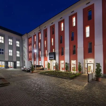 Ea Business Hotel