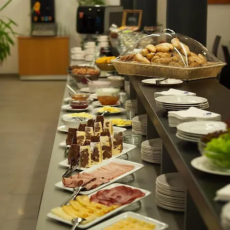 Hotel Ea Business 4*