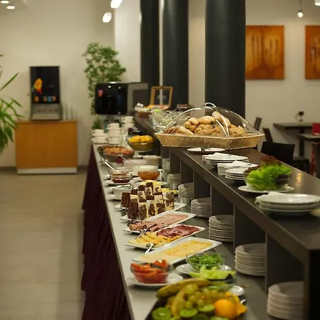 Hotel Ea Business 4*