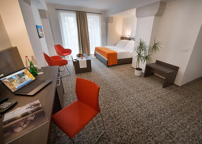 Ea Business Otel 4*
